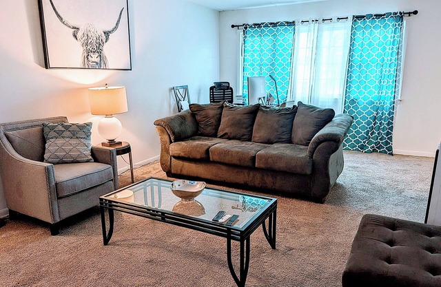 OpulentUrban Retreat: Luxe Living