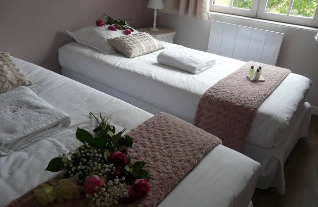 Oree Cottage Marmeloux, lujoso, elegante y acogedor, ropa de cama, comida pos