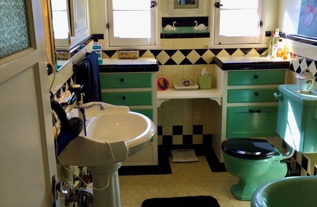 Original, classic Spanish two-story Hollywood townhouse in Los Angeles.