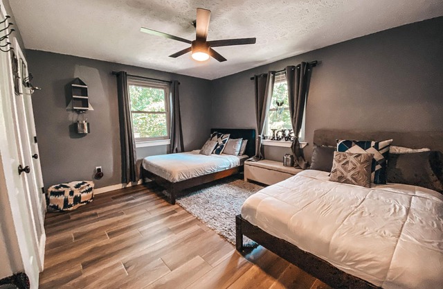 Casa de campo moderna y contemporánea en una propiedad de 5 acres.