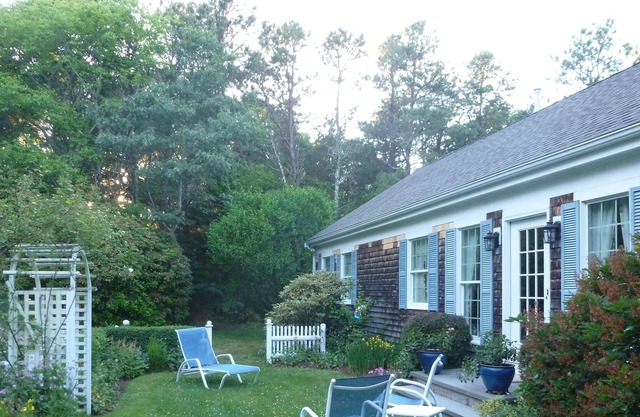 Osterville Charmer en un barrio privado