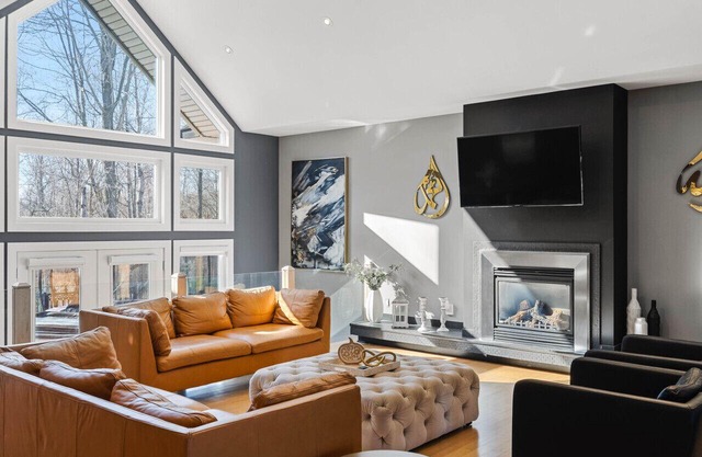 Ottawa`s Finest Mansion!