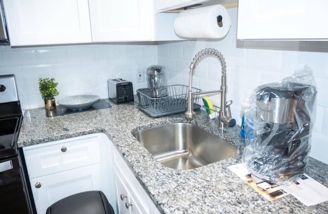 Ousby Luxury apartment unit 3. 1-bedroom with AC and WiFi in West Philadelphia