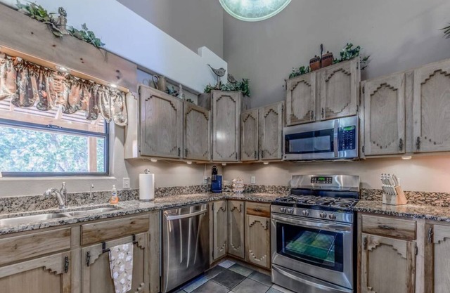 Out of Bounds:Alto Luxury Pueblo/ Views/Alto CC