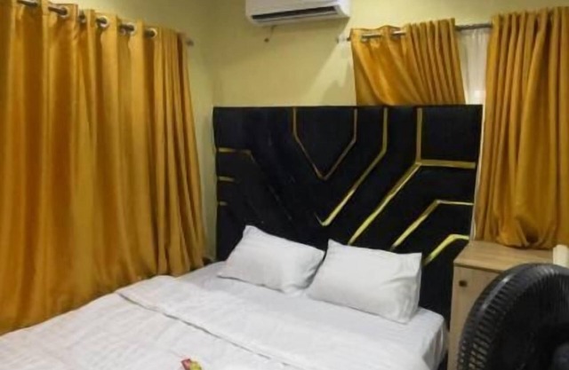 Oviation Hotels and Suites