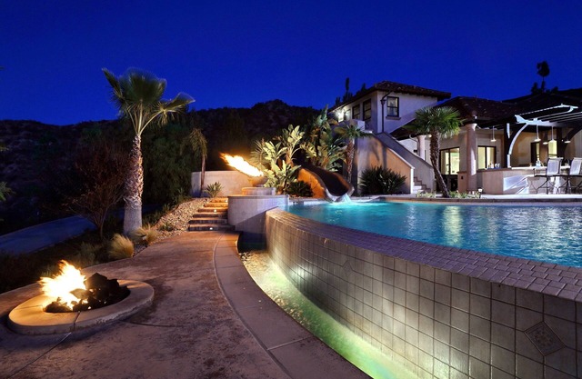 Piscina infinita con vistas increíbles | Impresionante finca ❤ de vino Ctry! Por AvantStay