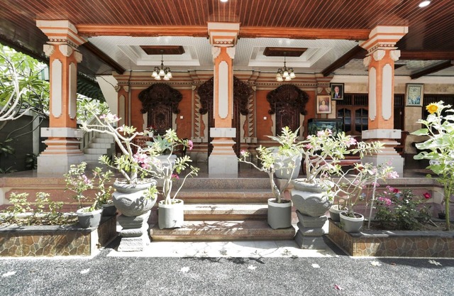 OYO 4003 Ceria Guesthouse SeminyakNearSeminyak Beach