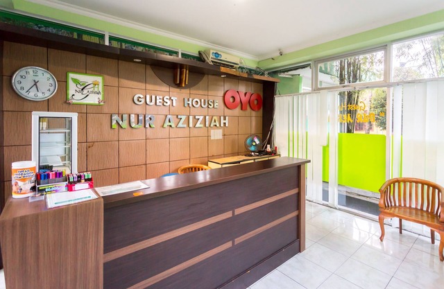 OYO 754 Nur Aziziah Guest House Syariah