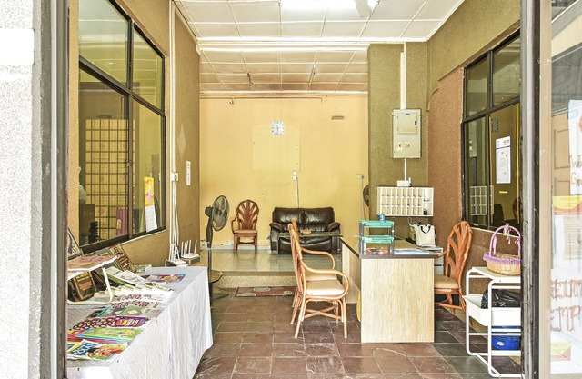 OYO 90706 Empire Inn 2