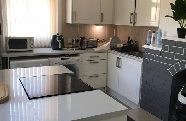 OYO Woodville Lodge Leeds