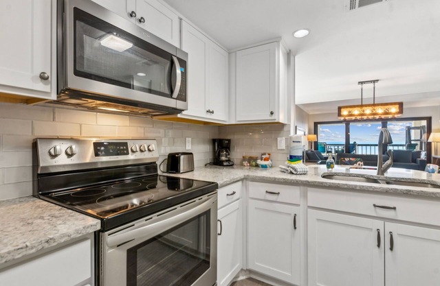 Palm Trees and Ocean Views: Your Coastal Retreat