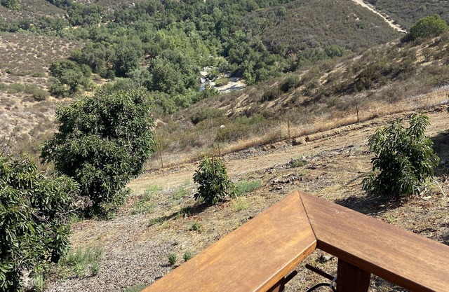 Views of vineyards and the Santa Margerita river Weekly and monthly discounts