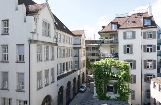 Paradeplatz Apartment by Airhome