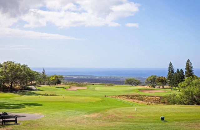 PARADISE OCEAN VIEWS & GOLF w/ A/C + Pool / PickleBall / Tennis