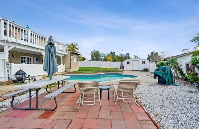 Paradise On Earth (3-Bedroom Home) with Pool - Pets Allowed by RedAwning