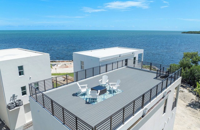 Paradise Point 11- New 3 bed 3 bath Oceanfront home rooftop balcony- Pets OK