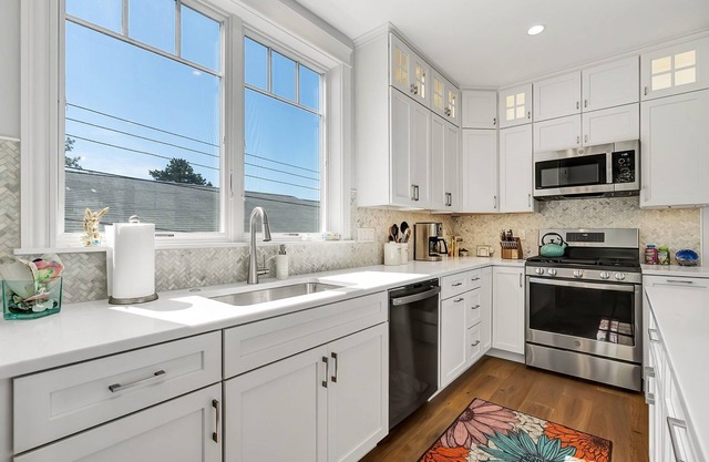 Paradise Point |NEW-Off Season Rental | Coastal Luxury| Bayley Vacation Rentals