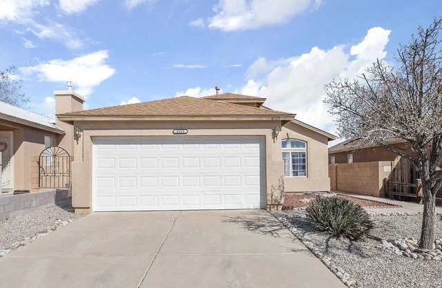 Paradise Skies. Charming 3/2 home in NW Albuquerque