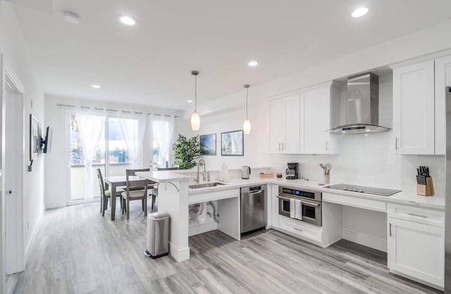 Park Blvd 301 / Modern / Urban Oasis / SPA