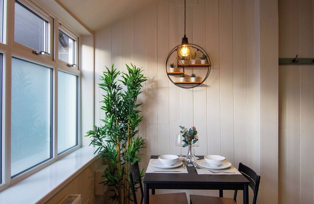 Park St Studio - relaxing new build apartment in the centre of Salisbury