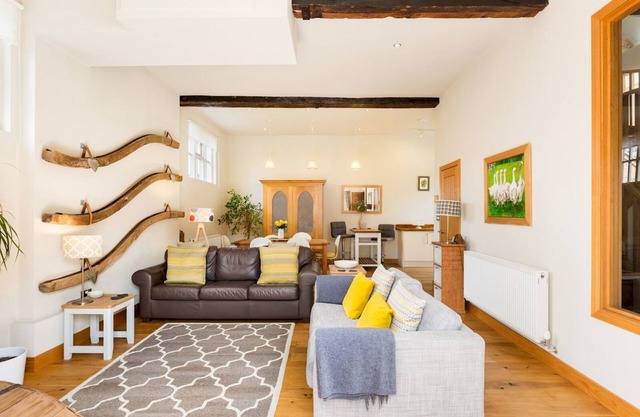 Pass the Keys | Charming 3 Bed in Historic Shottery