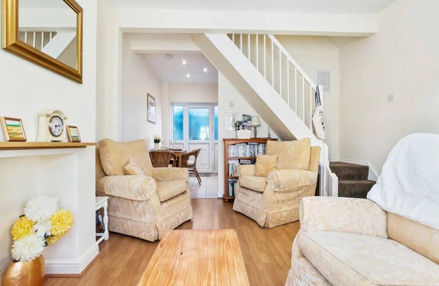 Pass the Keys | 55 Heworth Village · Wonderfully Cosy Family Home in York