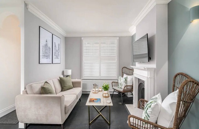 Pass the Keys | Luxury 2 Bedroom Townhouse in Central St Albans