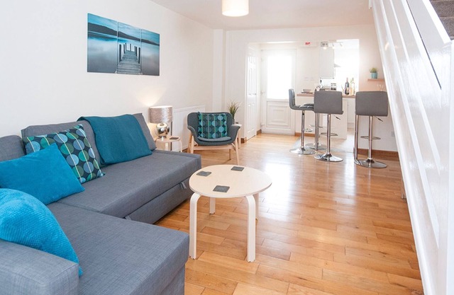 Pass the Keys | Modern house close to Stadiums & Centre w/parking