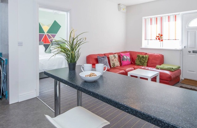 Pass the Keys | Modern & Light 2 bedroom apartment in Canton