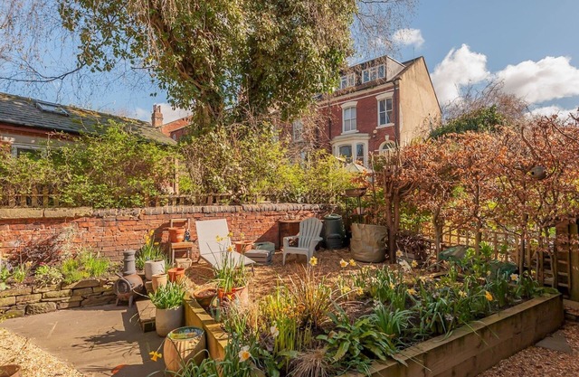 Pass the Keys | Wonky Cottage with amazing garden