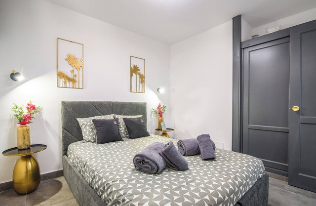 Patalavaca Beach, One Bedroom Apartment.