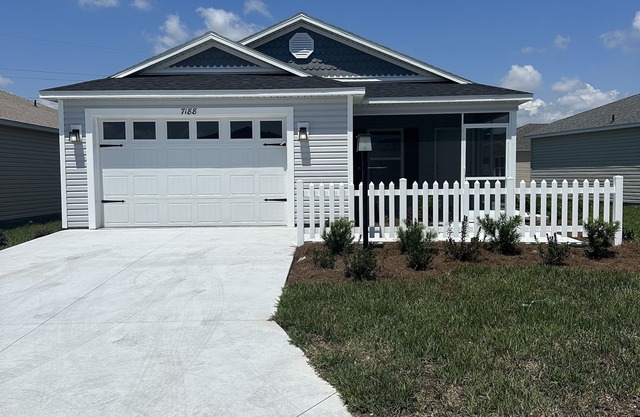 Patio Villa located right by SawGrass Grove and close to Brownwood Square!