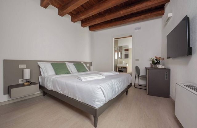 Paverno Hospitality Suites - 03 Maria