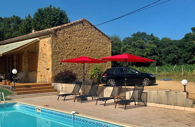 Refugio de Paz con Vistas Panorámicas y Piscina – Ideal para Familias y Amigos