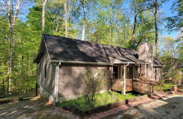 Peaceful 2-bedroom house on Lake Hartwell ^ 20 Miles to Clemson