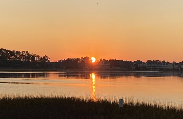 10% Discount on week long stays starting 8/23 - Come enjoy "Locals Summer"!