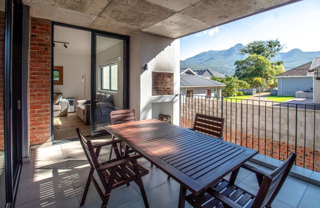 Peaceful 2BR Apartment in George with Views