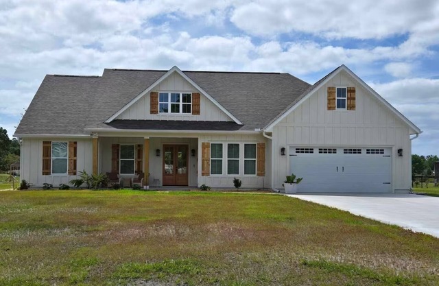 Peaceful 3-bed, 3 bath house with AC in charming Kingsland