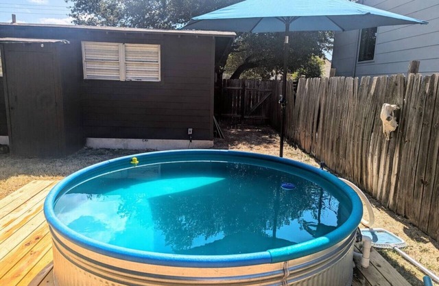 ⭐️Peaceful Bungalow⭐️Near 2 Lakes⭐️Private Cowboy Pool⭐️