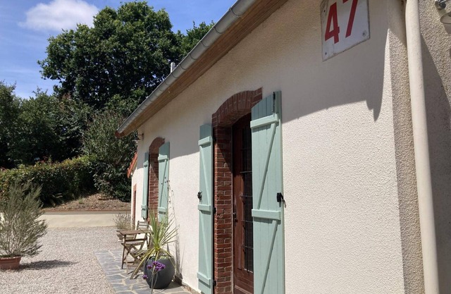 Casa rural con jardín, terraza, barbacoa, bicicletas, WiFi y mascotas bienvenidas en Neuville-en-Beaumont