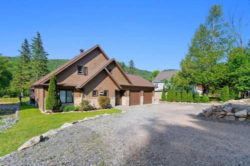 Peaceful Retreat on Lac de l'Argile