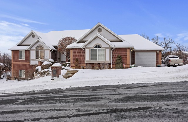 Peaceful, comfortable retreat with Disney+, ESPN, HULU and Netflix