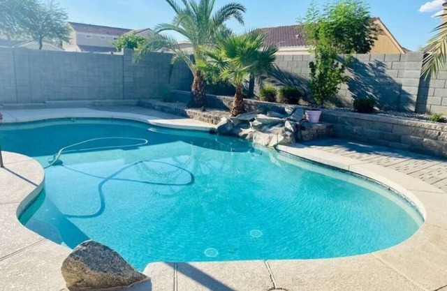 Peaceful Desert Home, close to State Farm Stadium