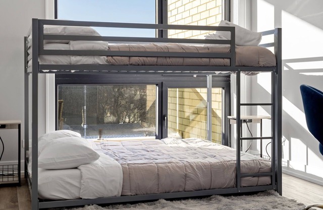 Peaceful New 3bed/3bath Modern Apt w/ Balcony