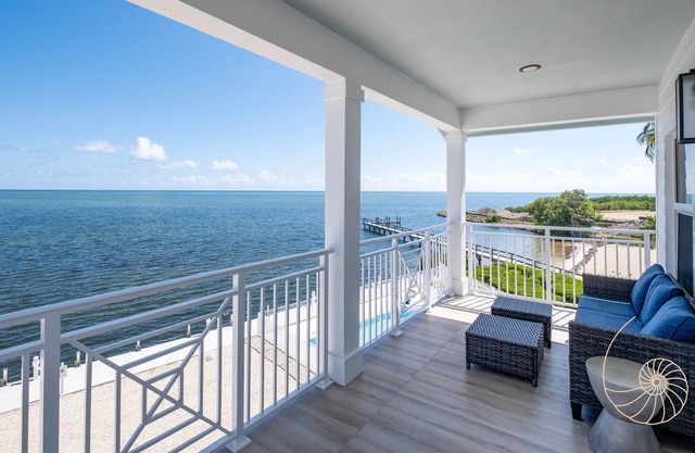 Peaceful Palms #15 ~ 3 Bed / 3 Bath Islamorada Villa W/ Unobstructed Ocean Views