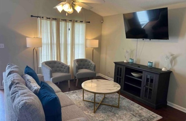 Peaceful Private Home near Moody, Wild Adventures