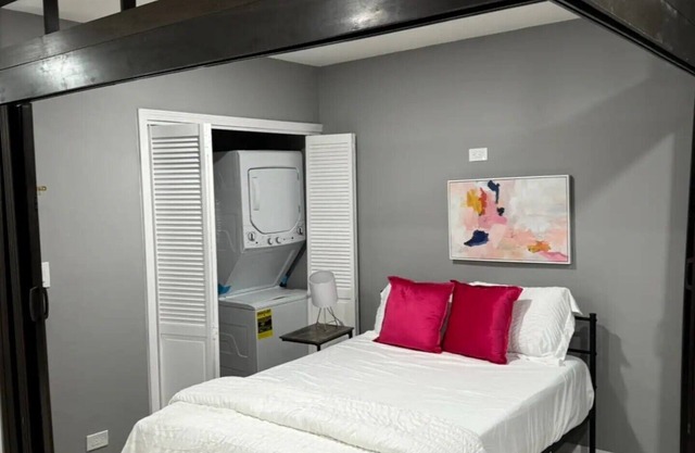 Peaceful Retreat: 10Mins to Airport, Free Parking