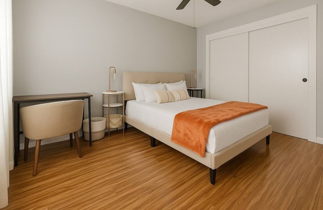 Peaceful Suits w/Ensuite Bath Townhome in Bakersfield