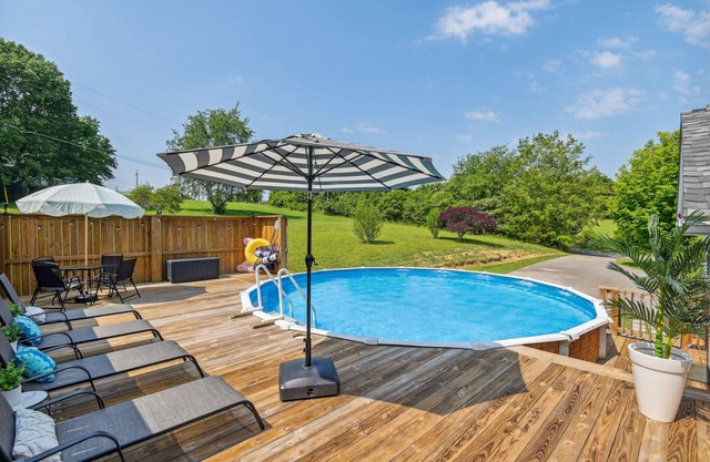 Peaceful White Bluff Vacation Rental w/ Pool!