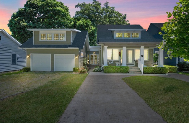 Peach Place at Lakeside